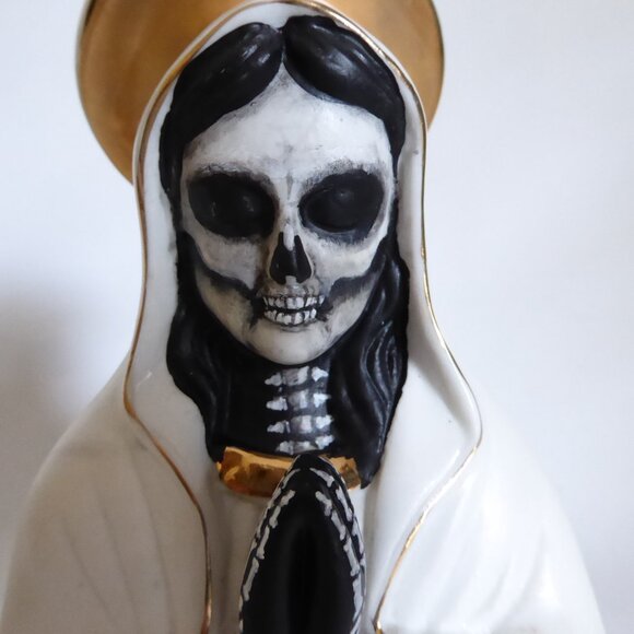 NEW SANTA MUERTE HOLY DEATH CURIOSITIES UPCYCLED GOTHIC HALLOWEEN HORROR FIGURE - Picture 5 of 13